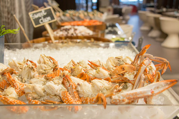 steamed blue crab on ice