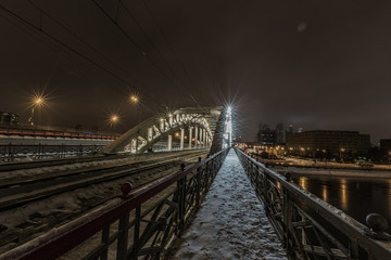 Fototapeta na wymiar night bridge