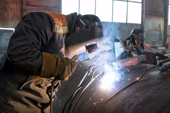 welder weld root weld big pipe