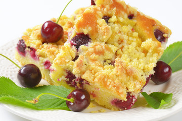 cherry crumb cake