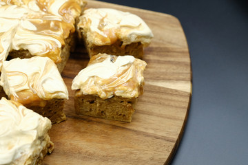 Obraz na płótnie Canvas Close up Homemade Banoffee Cake. (selective Focus)