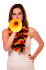 Junge Frau mit Vuvuzela