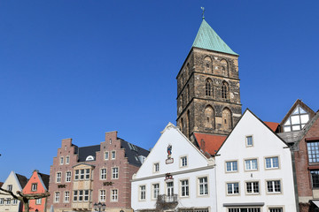 Marktplatz mit Stadthaus Fassaden und Stadtkirche in Rheine