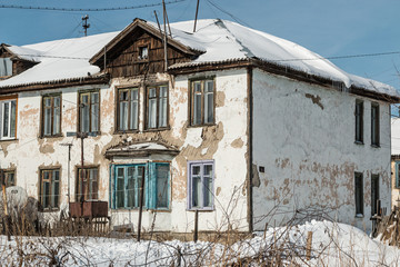 the old collapsing house