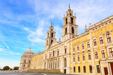 Fototapeta na wymiar Palácio Nacional de Mafra, Convento e Basílica de Portugal