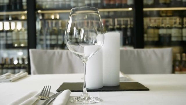 close-up restaurant serving. restaurant interior - empty glasses on table