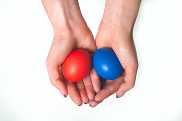 egg in hand blue and red master card