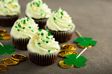 St Patricks day chocolate mint cupcakes