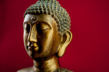 Buda fondo rojo