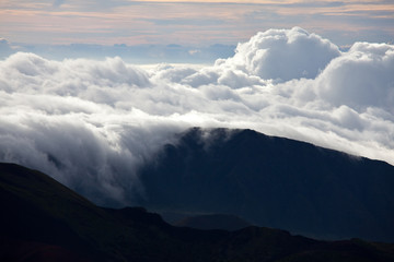 Fototapeta premium Cloudy mountains