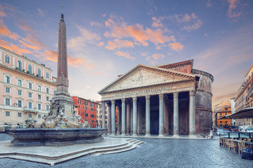 Fototapeta na wymiar view of Pantheon in the morning. Rome. Italy.