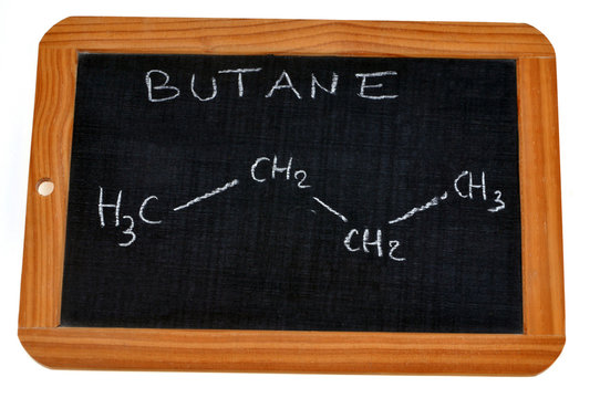 Formule chimique du butane &eacute;crite sur une ardoise 