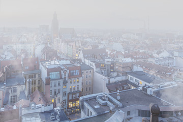 Smog nad miastem - Wrocław, zimowy widok na panoramę miasta 