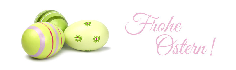 Ostereier header freigestellt vor weißem Hintergrund und frohe Ostern