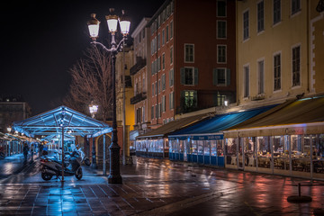 Fototapeta na wymiar Beautiful streets of the night city of Nice in the south of France
