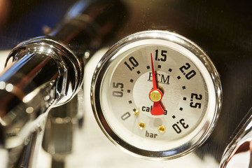 Manometer einer Espressomaschine;  Druckanzeige