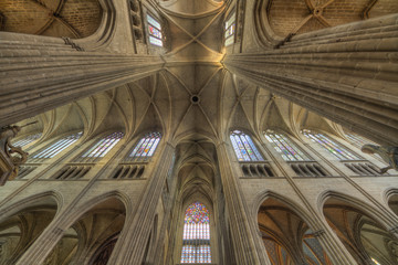 Vue intérieure de la cathédrale de Limoges