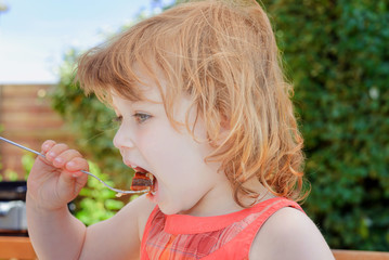 repas dans le jardin