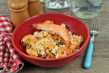Assiette de risotto aux crevettes