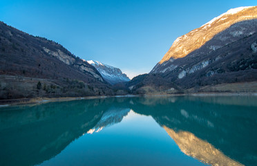 Fototapeta na wymiar Lago di Tenno