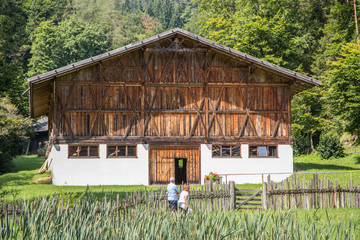 altes Bauernhaus in den Alpen