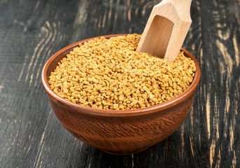 Grains of fenugreek in bowl