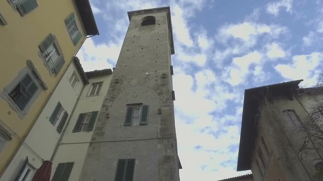 Torre nella citt&agrave; di Pisa