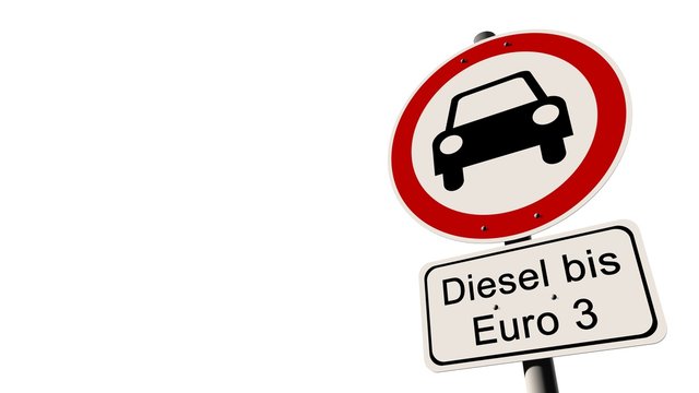 Diesel Fahrverbot Straßenschild - Diesel bis Euro 3 - isoliert auf weißem  Hintergrund – Stock-Foto | Adobe Stock