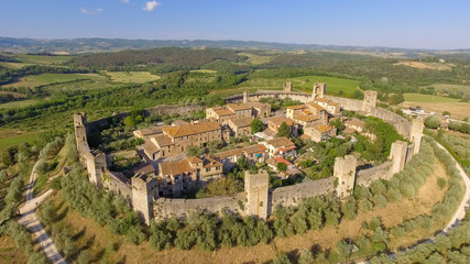 Fototapeta na wymiar Monteriggioni, Tuscany. Awrial panoramic view of city and countryside