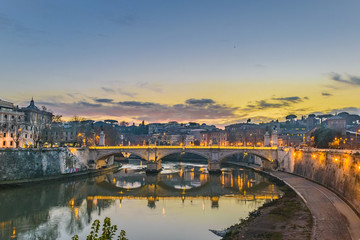 Obraz premium Tiber River Rome Cityscape