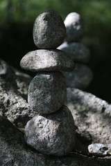 Fototapeta na wymiar Cairn. Monticule de pierres. Cairn. Stone mound.