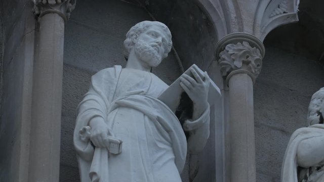 Saint Peter statue
