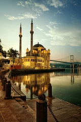 Moschee und Bosporus-Brücke © Givaga