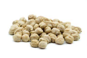 Kichererbsen Kichererbse isoliert freigestellt auf weißen Hintergrund, Freisteller