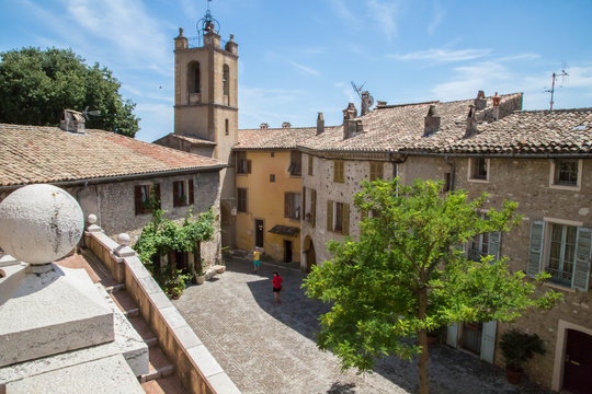 Haut De Cagnes, Cagnes Sur Mer, Provence, Cote D Azur, Frankreich Mit Schloss Grimaldi, 