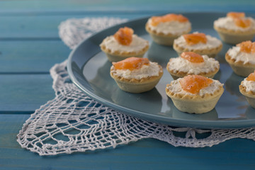 Salmon and cheese canapes