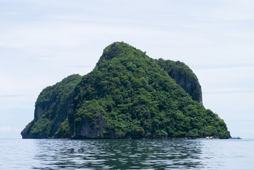 Rock formation in the ocean - El Nido, Palawan, Philippines
