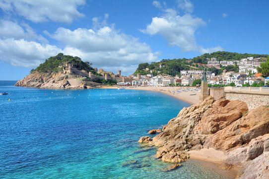 der beliebte Badeort Tossa de Mar an der Costa Brava,Katalonien,Mittelmeer,Spanien
