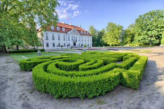 Barokowy pałac w Nieborowie - francuski ogr&oacute;d - Niebor&oacute;w