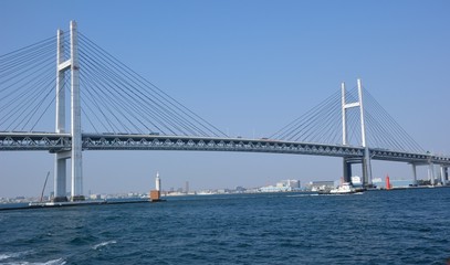 Fototapeta na wymiar 横浜港のベイブリッジ