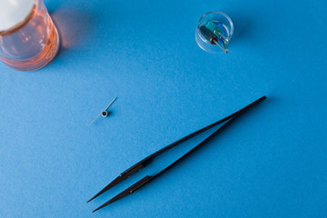 Tweezers, screwdrivers and coil for vaping repair