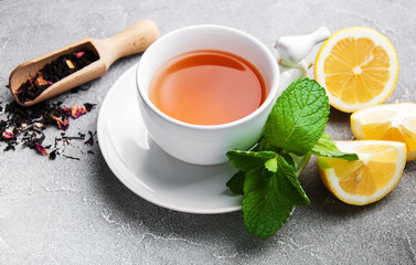 Tea with lemon and mint