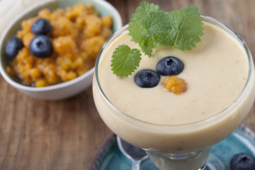  Smoothies with cloudberries  and a blueberry