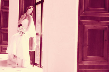 Naklejka premium Wedding studio photo session of the bride