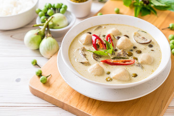 green curry with fish ball