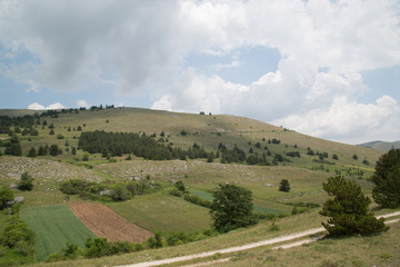 Naklejka premium landscape nearby barisciano, abruzzo