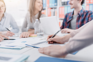 Obraz premium Business people having a meeting