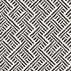 Tapeten Handgezeichnetes, nahtloses, sich wiederholendes Muster mit Linienfliesen. Grungy Freihand-Hintergrundtextur. © Samolevsky