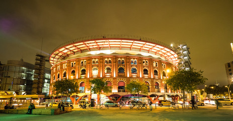 Fototapeta premium Las Arenas bullfighting Square