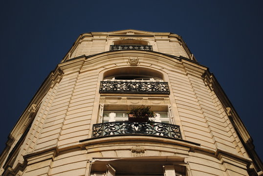 paris building